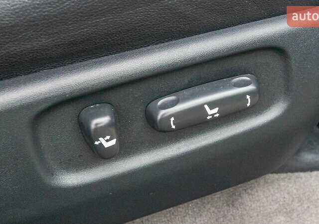 Черный Тойота Ленд Крузер, объемом двигателя 4.46 л и пробегом 93 тыс. км за 40000 $, фото 15 на Automoto.ua