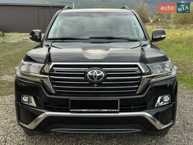 Черный Тойота Ленд Крузер, объемом двигателя 4.46 л и пробегом 200 тыс. км за 36500 $, фото 2 на Automoto.ua