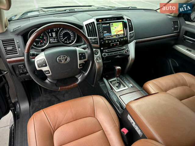 Черный Тойота Ленд Крузер, объемом двигателя 4.46 л и пробегом 350 тыс. км за 34800 $, фото 45 на Automoto.ua
