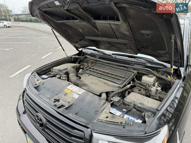 Черный Тойота Ленд Крузер, объемом двигателя 4.46 л и пробегом 160 тыс. км за 39700 $, фото 29 на Automoto.ua