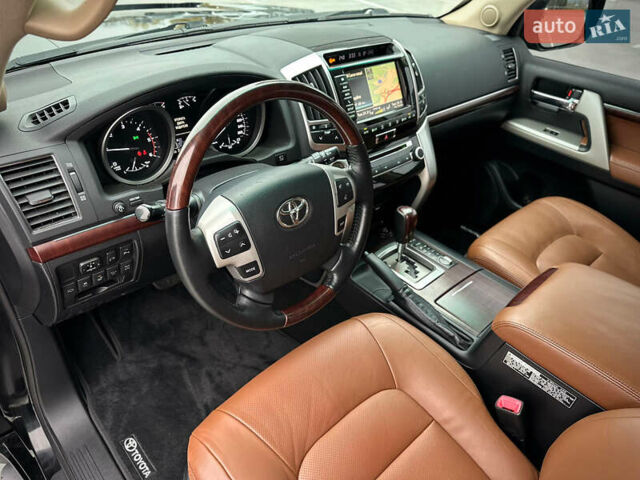 Черный Тойота Ленд Крузер, объемом двигателя 4.46 л и пробегом 350 тыс. км за 34800 $, фото 43 на Automoto.ua