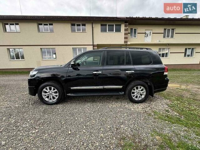 Черный Тойота Ленд Крузер, объемом двигателя 4.46 л и пробегом 200 тыс. км за 36500 $, фото 5 на Automoto.ua