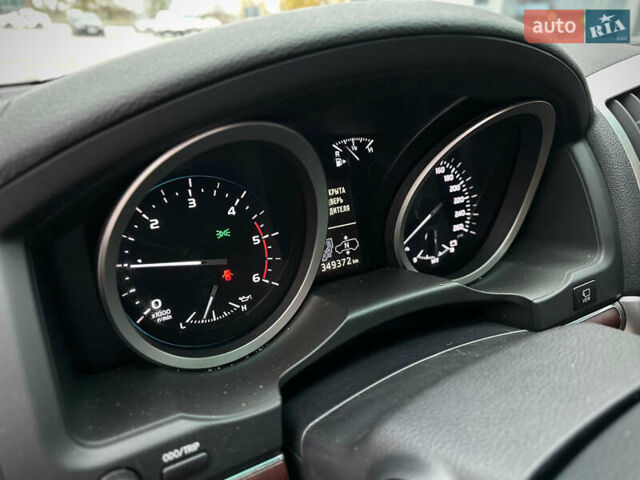 Черный Тойота Ленд Крузер, объемом двигателя 4.46 л и пробегом 350 тыс. км за 34800 $, фото 48 на Automoto.ua