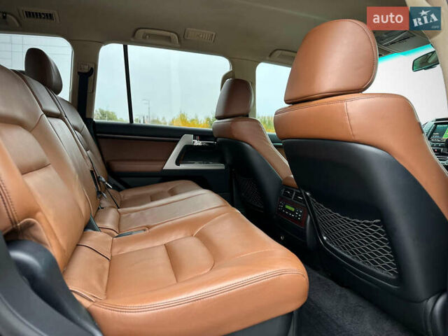 Черный Тойота Ленд Крузер, объемом двигателя 4.46 л и пробегом 350 тыс. км за 34800 $, фото 64 на Automoto.ua