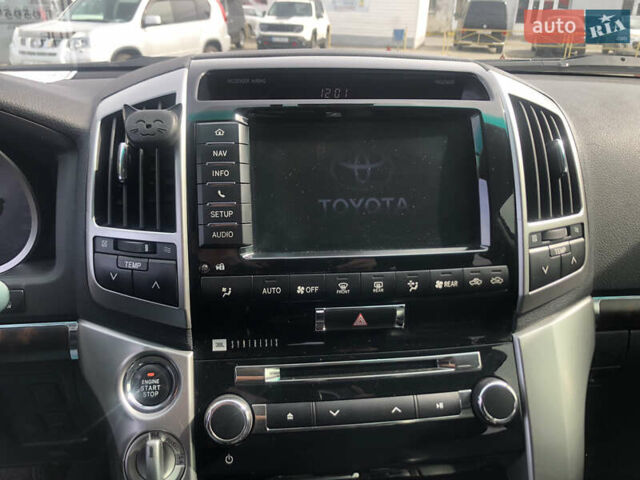 Чорний Тойота Ленд Крузер, об'ємом двигуна 4.5 л та пробігом 157 тис. км за 37500 $, фото 12 на Automoto.ua