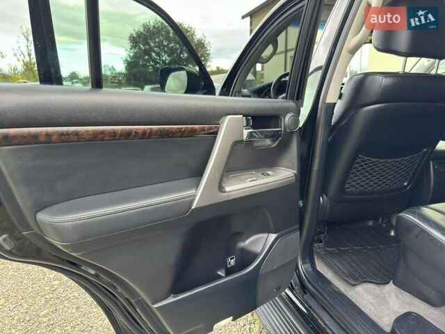 Черный Тойота Ленд Крузер, объемом двигателя 4.46 л и пробегом 200 тыс. км за 36500 $, фото 17 на Automoto.ua