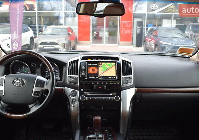 Черный Тойота Ленд Крузер, объемом двигателя 4.46 л и пробегом 155 тыс. км за 37600 $, фото 7 на Automoto.ua