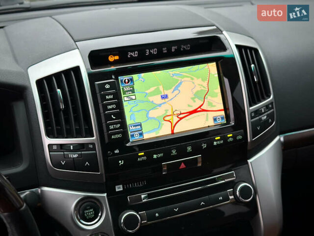 Черный Тойота Ленд Крузер, объемом двигателя 4.46 л и пробегом 350 тыс. км за 34800 $, фото 90 на Automoto.ua