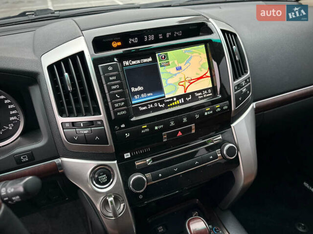 Черный Тойота Ленд Крузер, объемом двигателя 4.46 л и пробегом 350 тыс. км за 34800 $, фото 74 на Automoto.ua