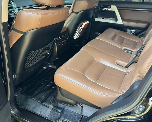 Черный Тойота Ленд Крузер, объемом двигателя 4.46 л и пробегом 258 тыс. км за 35500 $, фото 1 на Automoto.ua