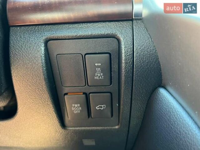 Черный Тойота Ленд Крузер, объемом двигателя 4.5 л и пробегом 175 тыс. км за 39000 $, фото 21 на Automoto.ua