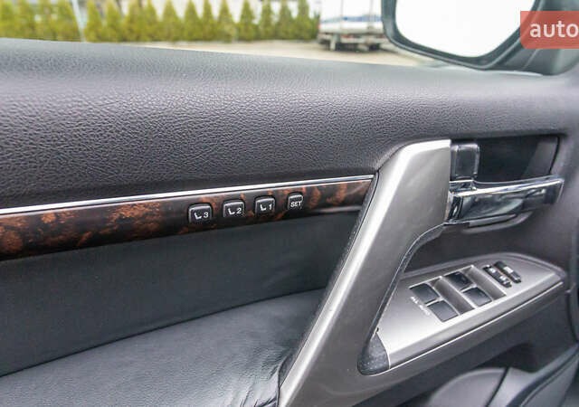 Черный Тойота Ленд Крузер, объемом двигателя 4.46 л и пробегом 93 тыс. км за 40000 $, фото 20 на Automoto.ua