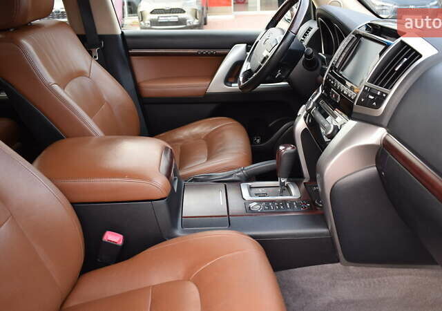 Черный Тойота Ленд Крузер, объемом двигателя 4.46 л и пробегом 155 тыс. км за 37600 $, фото 5 на Automoto.ua