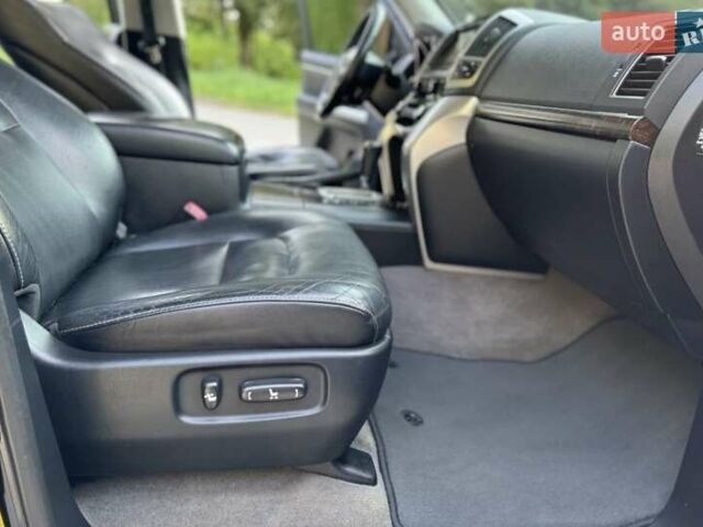 Чорний Тойота Ленд Крузер, об'ємом двигуна 4.5 л та пробігом 281 тис. км за 36000 $, фото 23 на Automoto.ua