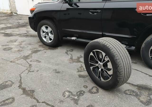Черный Тойота Ленд Крузер, объемом двигателя 4.5 л и пробегом 175 тыс. км за 39000 $, фото 13 на Automoto.ua
