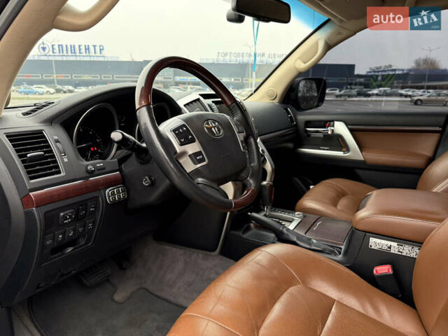 Черный Тойота Ленд Крузер, объемом двигателя 4.46 л и пробегом 160 тыс. км за 39700 $, фото 8 на Automoto.ua