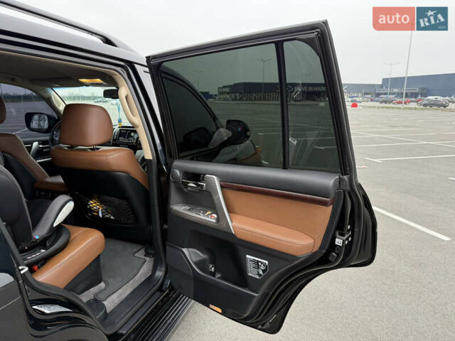 Черный Тойота Ленд Крузер, объемом двигателя 4.46 л и пробегом 160 тыс. км за 39700 $, фото 25 на Automoto.ua