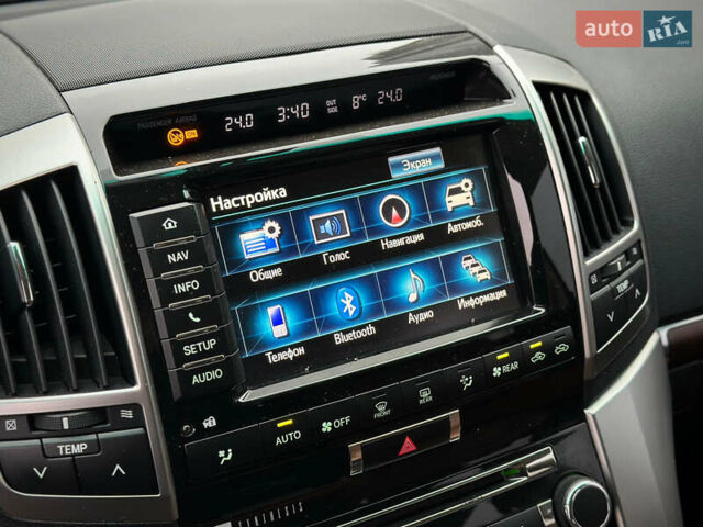 Черный Тойота Ленд Крузер, объемом двигателя 4.46 л и пробегом 350 тыс. км за 34800 $, фото 84 на Automoto.ua