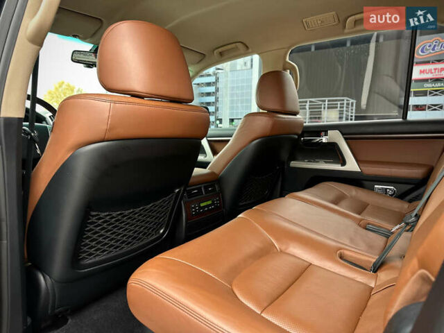 Черный Тойота Ленд Крузер, объемом двигателя 4.46 л и пробегом 350 тыс. км за 34800 $, фото 51 на Automoto.ua