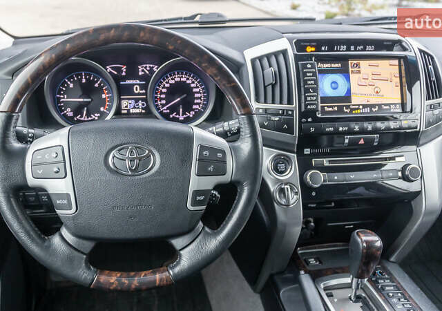 Черный Тойота Ленд Крузер, объемом двигателя 4.46 л и пробегом 93 тыс. км за 40000 $, фото 25 на Automoto.ua