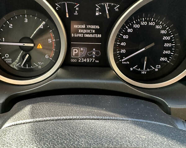 Черный Тойота Ленд Крузер, объемом двигателя 0 л и пробегом 269 тыс. км за 42000 $, фото 9 на Automoto.ua