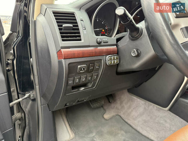 Черный Тойота Ленд Крузер, объемом двигателя 4.46 л и пробегом 160 тыс. км за 39700 $, фото 21 на Automoto.ua