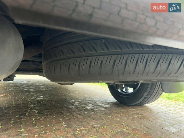 Черный Тойота Ленд Крузер, объемом двигателя 4.5 л и пробегом 239 тыс. км за 46900 $, фото 47 на Automoto.ua