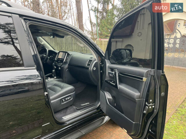 Черный Тойота Ленд Крузер, объемом двигателя 4.5 л и пробегом 239 тыс. км за 46900 $, фото 95 на Automoto.ua