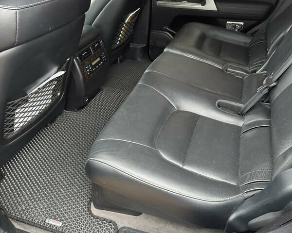 Черный Тойота Ленд Крузер, объемом двигателя 4.5 л и пробегом 117 тыс. км за 45000 $, фото 10 на Automoto.ua