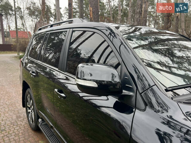 Черный Тойота Ленд Крузер, объемом двигателя 4.5 л и пробегом 239 тыс. км за 46900 $, фото 125 на Automoto.ua