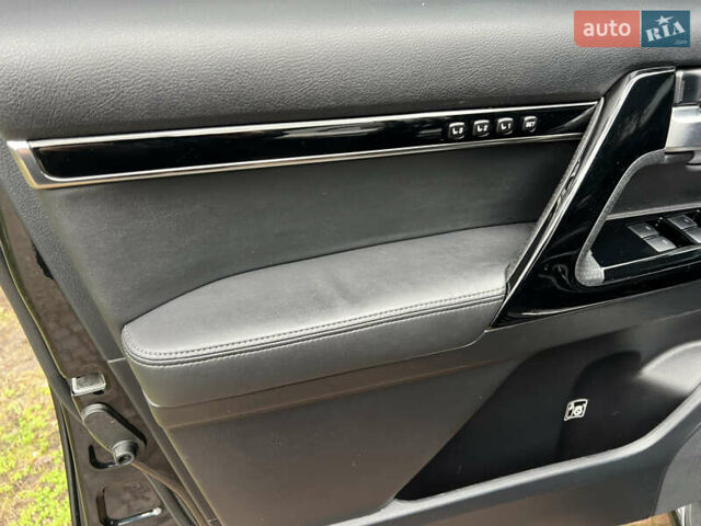 Черный Тойота Ленд Крузер, объемом двигателя 4.5 л и пробегом 239 тыс. км за 46900 $, фото 54 на Automoto.ua