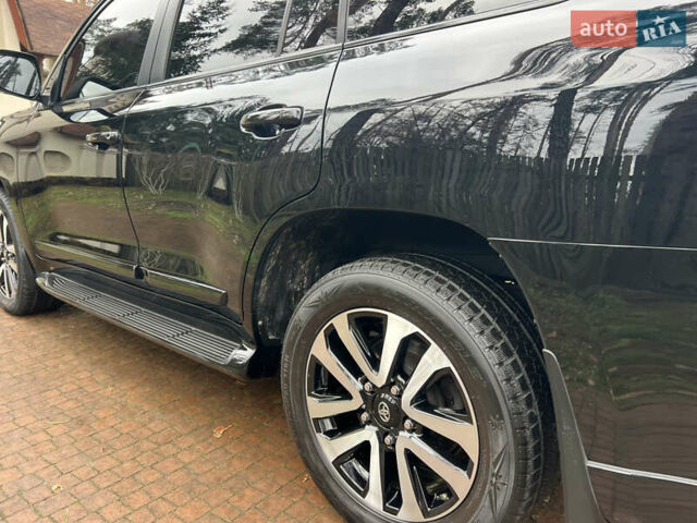 Черный Тойота Ленд Крузер, объемом двигателя 4.5 л и пробегом 239 тыс. км за 46900 $, фото 44 на Automoto.ua