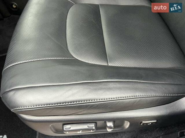 Черный Тойота Ленд Крузер, объемом двигателя 4.5 л и пробегом 239 тыс. км за 46900 $, фото 77 на Automoto.ua