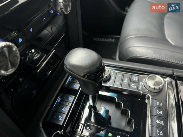 Черный Тойота Ленд Крузер, объемом двигателя 4.5 л и пробегом 239 тыс. км за 46900 $, фото 66 на Automoto.ua