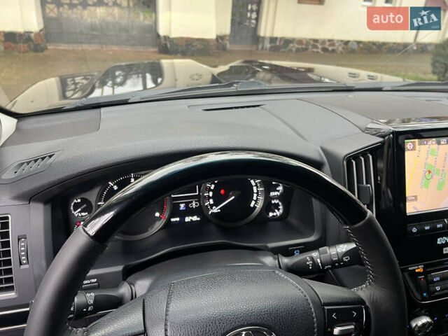 Черный Тойота Ленд Крузер, объемом двигателя 4.5 л и пробегом 239 тыс. км за 46900 $, фото 74 на Automoto.ua