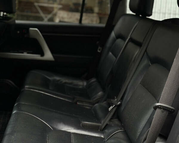 Черный Тойота Ленд Крузер, объемом двигателя 4.5 л и пробегом 230 тыс. км за 39500 $, фото 14 на Automoto.ua