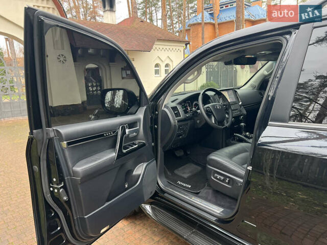 Черный Тойота Ленд Крузер, объемом двигателя 4.5 л и пробегом 239 тыс. км за 46900 $, фото 50 на Automoto.ua