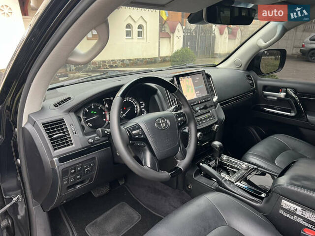 Черный Тойота Ленд Крузер, объемом двигателя 4.5 л и пробегом 239 тыс. км за 46900 $, фото 55 на Automoto.ua