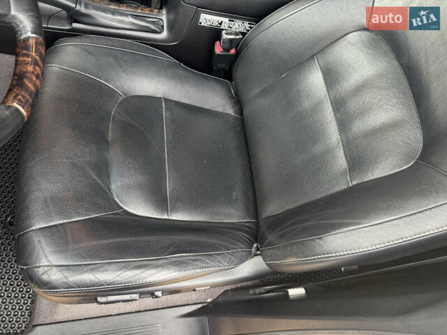 Черный Тойота Ленд Крузер, объемом двигателя 4.5 л и пробегом 117 тыс. км за 45000 $, фото 5 на Automoto.ua