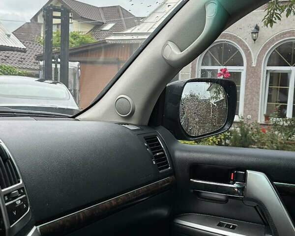 Черный Тойота Ленд Крузер, объемом двигателя 4.5 л и пробегом 230 тыс. км за 39500 $, фото 12 на Automoto.ua