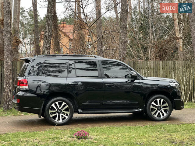 Черный Тойота Ленд Крузер, объемом двигателя 4.5 л и пробегом 239 тыс. км за 46900 $, фото 24 на Automoto.ua