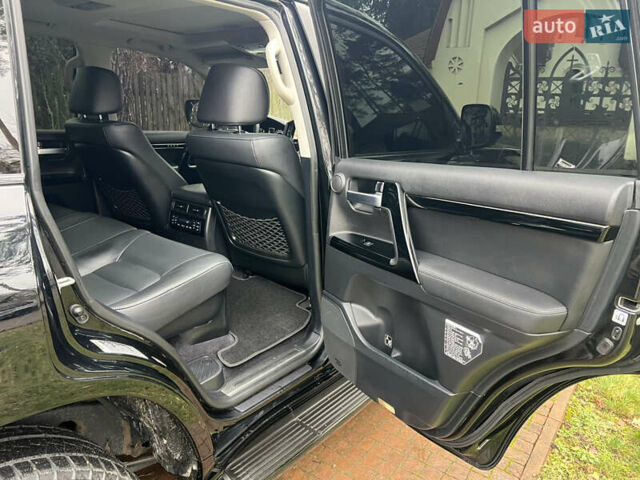 Черный Тойота Ленд Крузер, объемом двигателя 4.5 л и пробегом 239 тыс. км за 46900 $, фото 86 на Automoto.ua