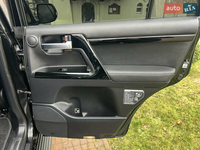 Черный Тойота Ленд Крузер, объемом двигателя 4.5 л и пробегом 239 тыс. км за 46900 $, фото 88 на Automoto.ua