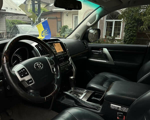 Черный Тойота Ленд Крузер, объемом двигателя 4.5 л и пробегом 230 тыс. км за 39500 $, фото 9 на Automoto.ua