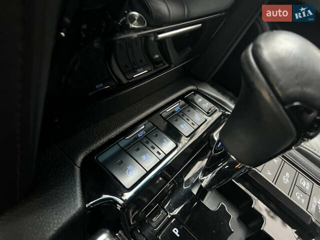 Черный Тойота Ленд Крузер, объемом двигателя 4.5 л и пробегом 239 тыс. км за 46900 $, фото 68 на Automoto.ua