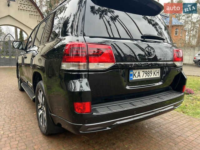 Черный Тойота Ленд Крузер, объемом двигателя 4.5 л и пробегом 239 тыс. км за 46900 $, фото 42 на Automoto.ua