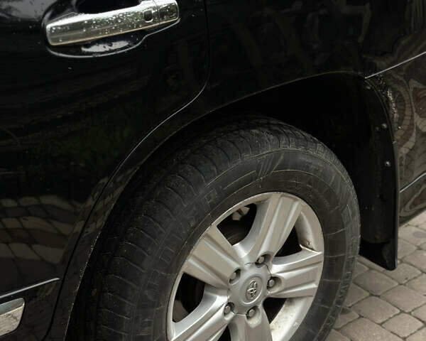 Черный Тойота Ленд Крузер, объемом двигателя 4.5 л и пробегом 230 тыс. км за 39500 $, фото 8 на Automoto.ua