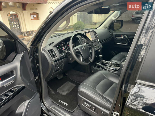 Черный Тойота Ленд Крузер, объемом двигателя 4.5 л и пробегом 239 тыс. км за 46900 $, фото 51 на Automoto.ua
