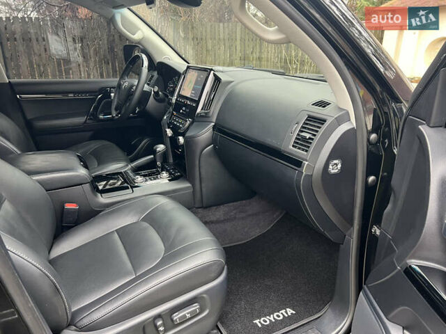 Черный Тойота Ленд Крузер, объемом двигателя 4.5 л и пробегом 239 тыс. км за 46900 $, фото 96 на Automoto.ua