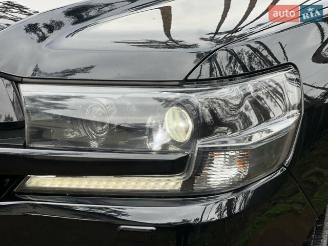 Черный Тойота Ленд Крузер, объемом двигателя 4.5 л и пробегом 239 тыс. км за 46900 $, фото 10 на Automoto.ua